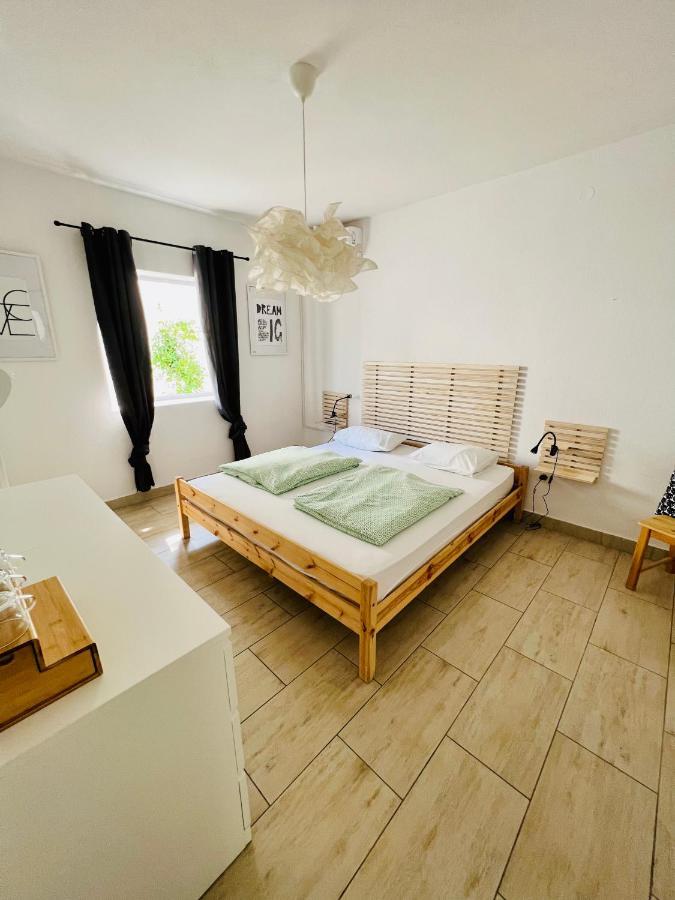 Guesthouse Dvoshko Хвар Екстериор снимка