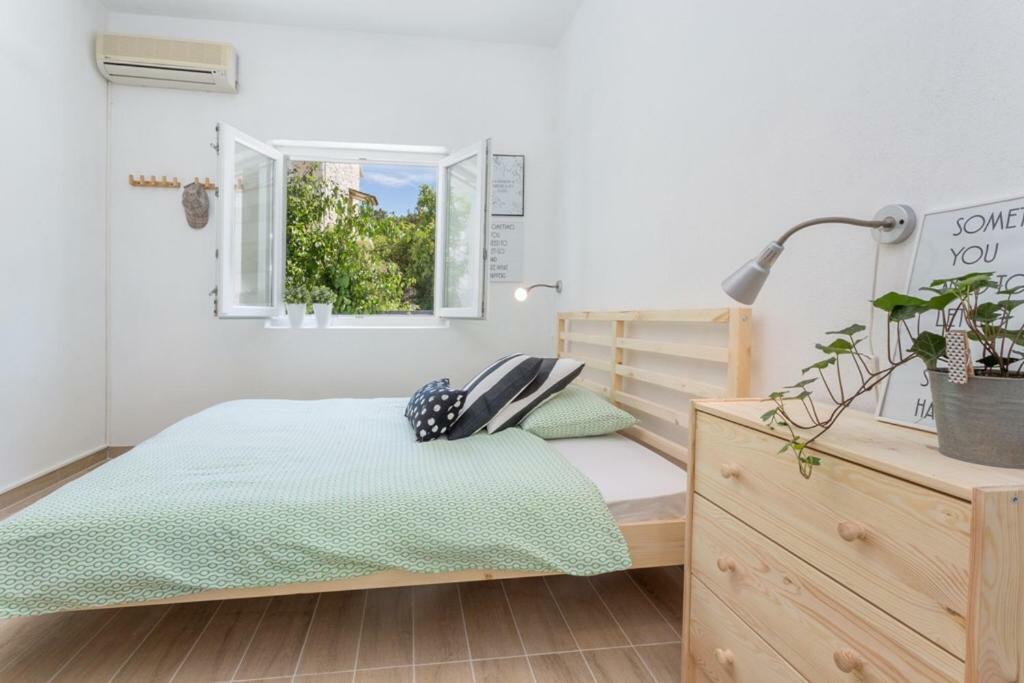 Guesthouse Dvoshko Хвар Екстериор снимка